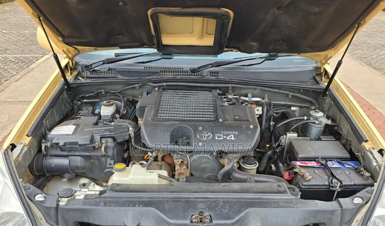 Toyota Land Cruiser Prado 2007 Yellow