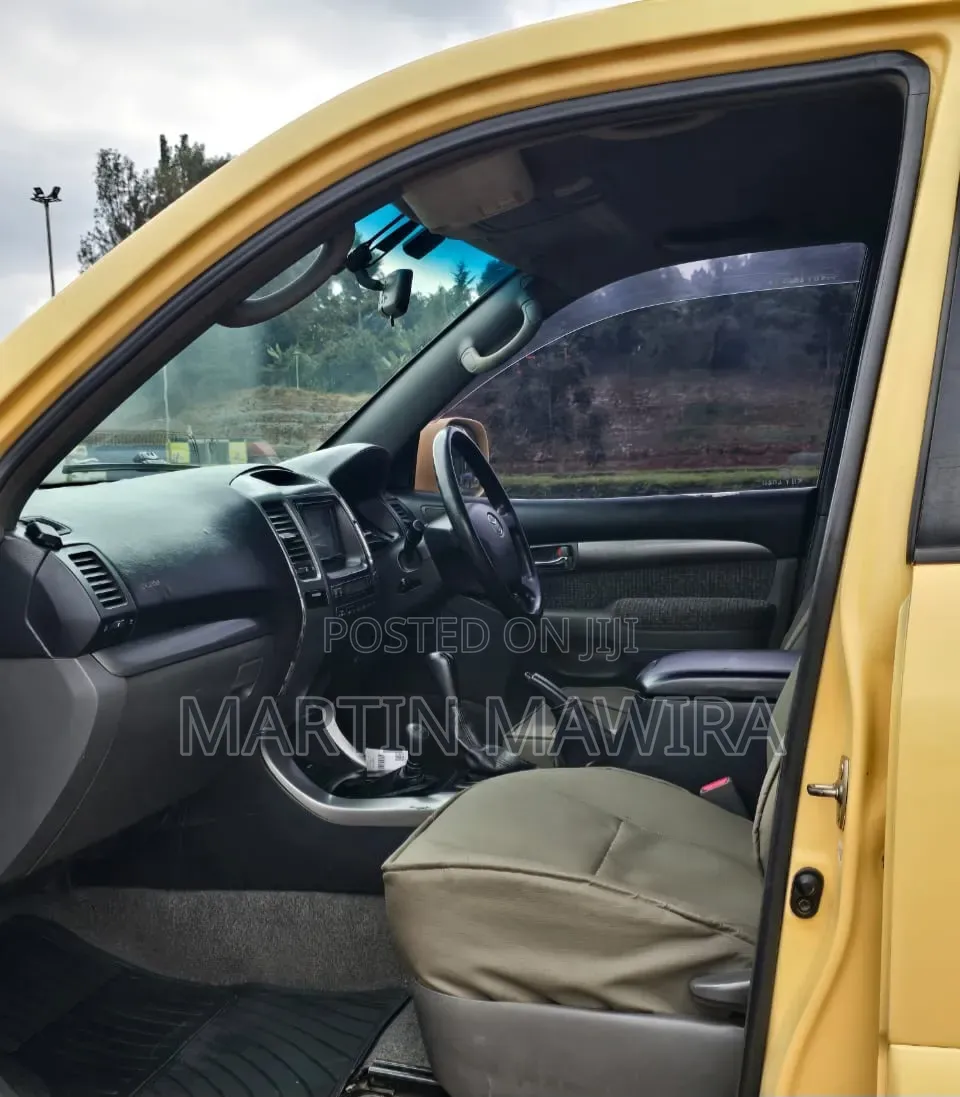 Toyota Land Cruiser Prado 2007 Yellow