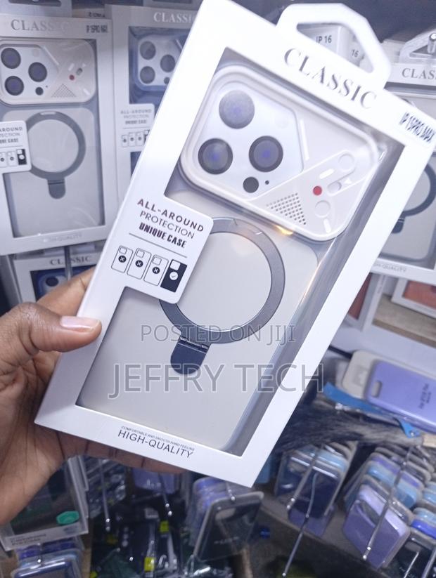 Classic IP 15 Pro Max MagSafe Armor Case Features a Futuristic - thumbnail 2