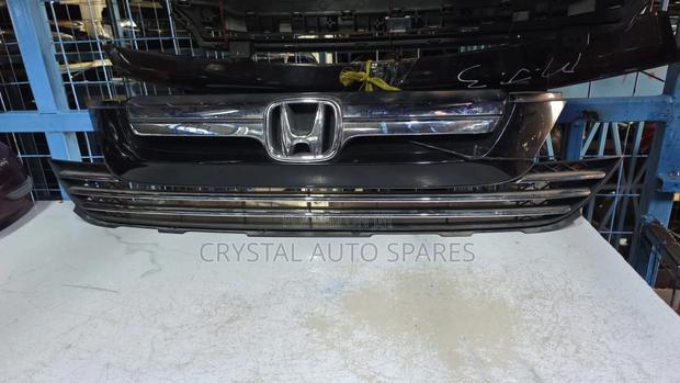 Honda CRV E 4 Grill - main view
