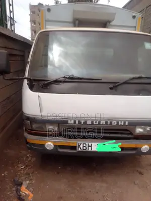 Mitsubishi Canter 4D 33 KBH
