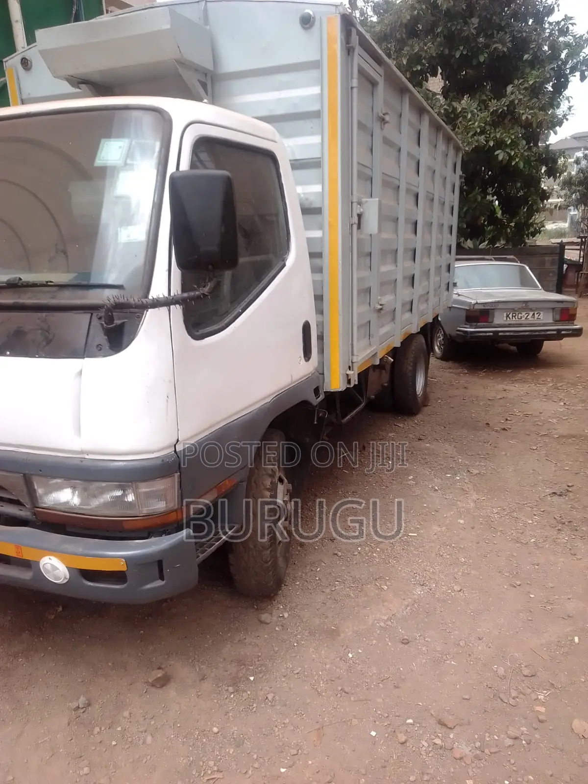 Mitsubishi Canter 4D 33 KBH