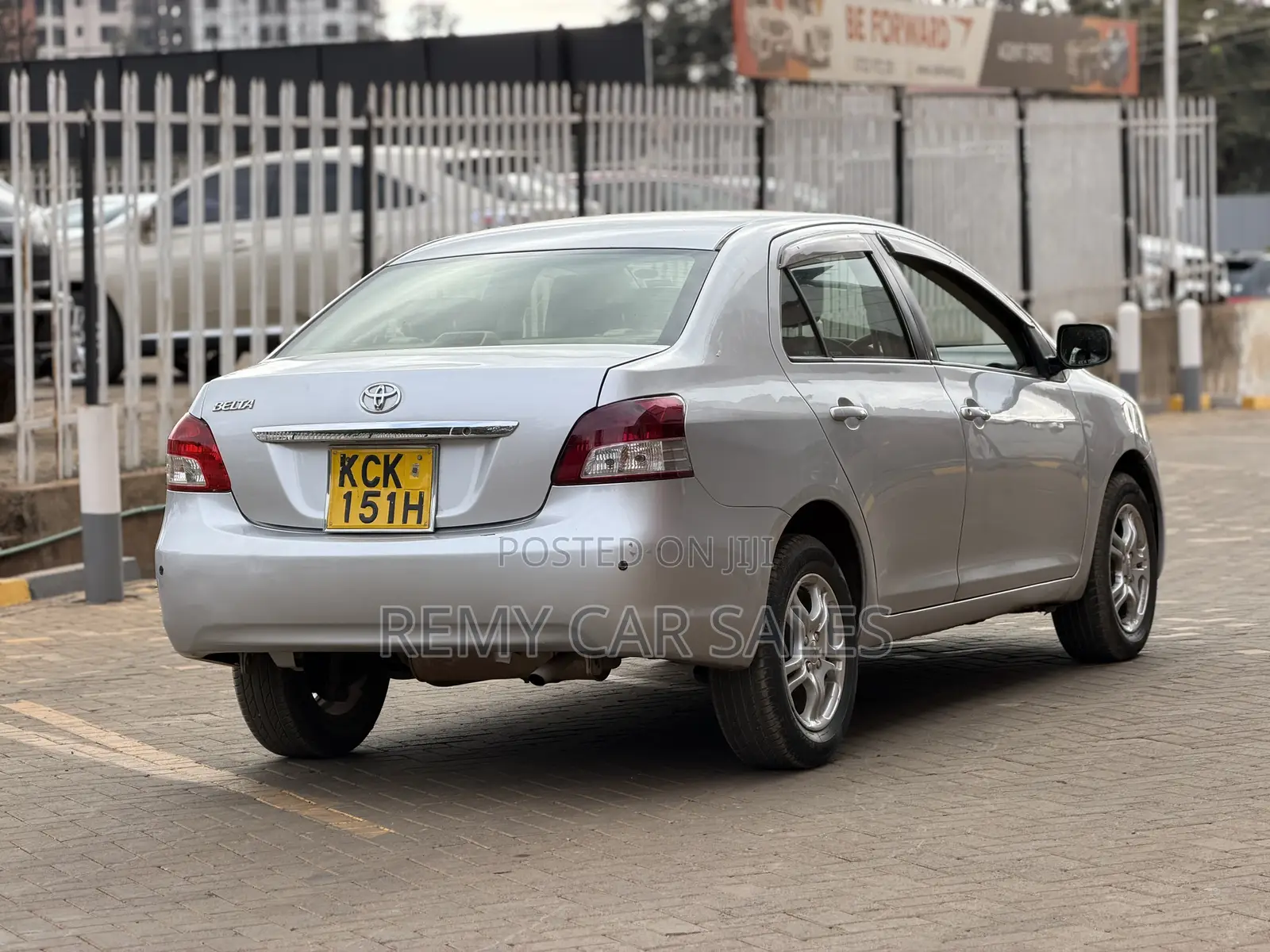Toyota Belta 2010 Silver