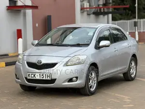 Toyota Belta 2010 Silver