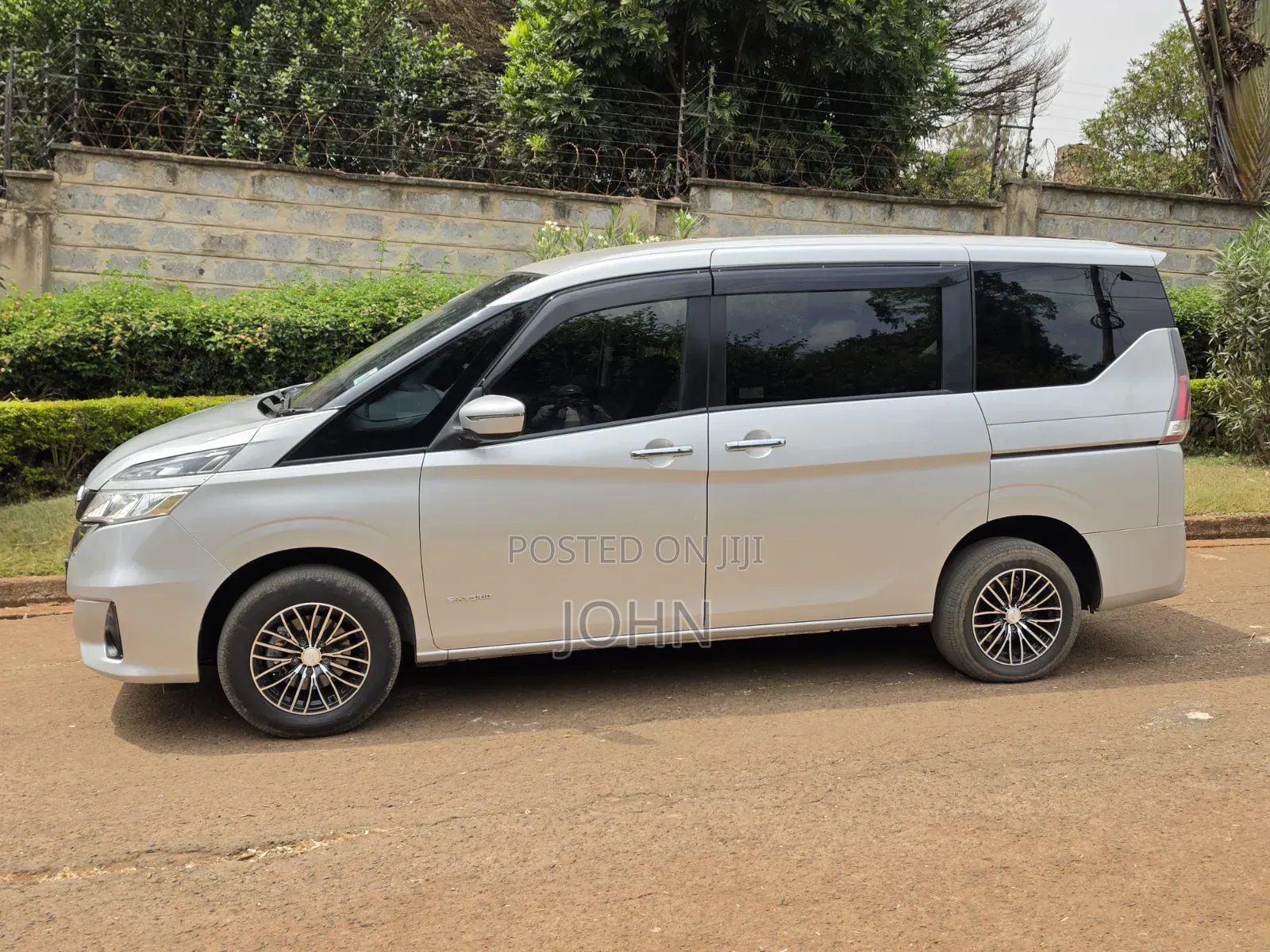 Nissan Serena 2018 Silver