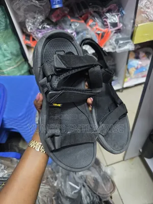 Clearance of Mens Teva Open Shoe Size 45 Black at 1700