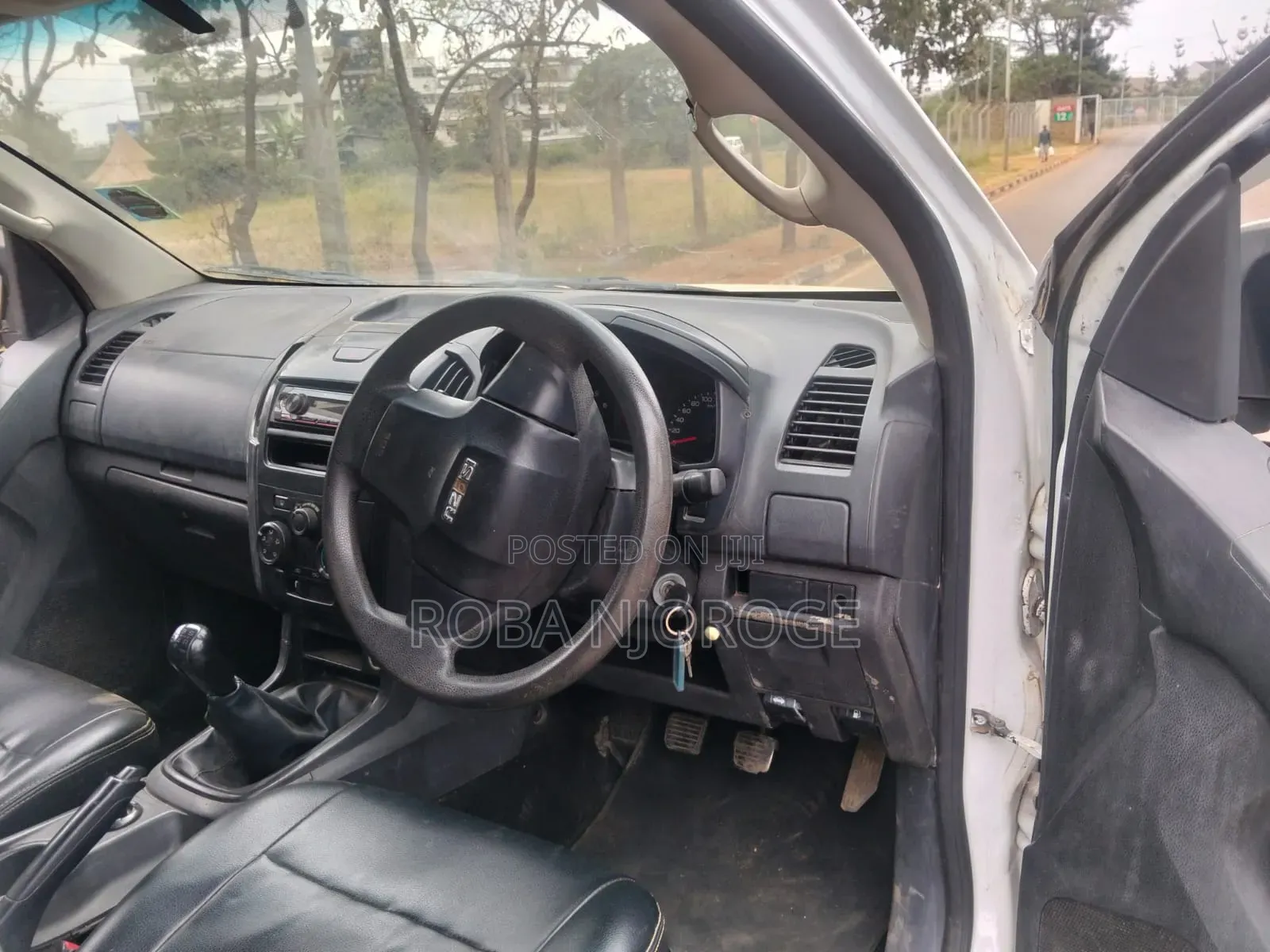 Isuzu D-MAX 2015 White