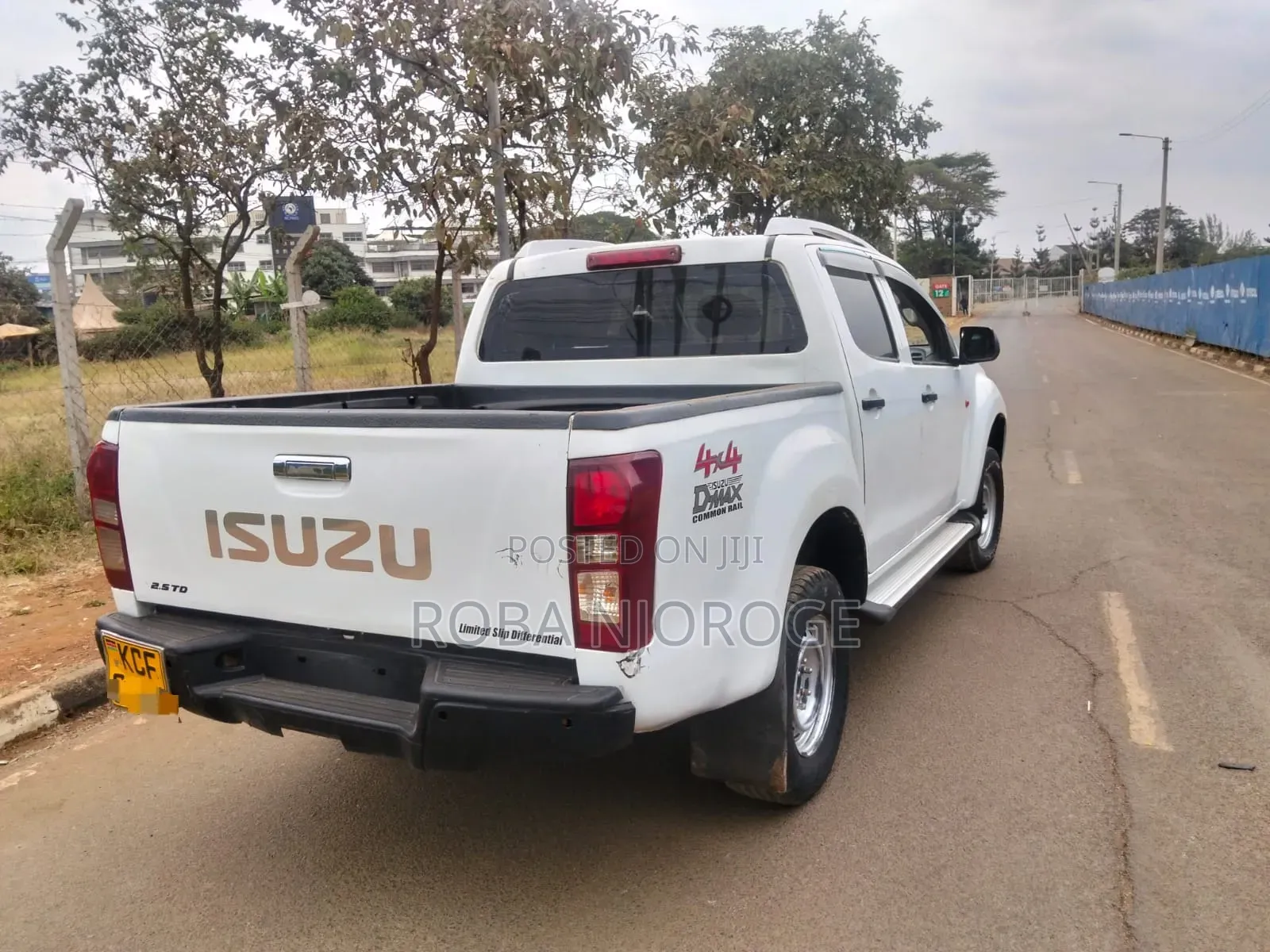 Isuzu D-MAX 2015 White
