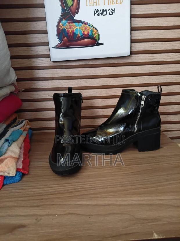 Official Boots - thumbnail 2