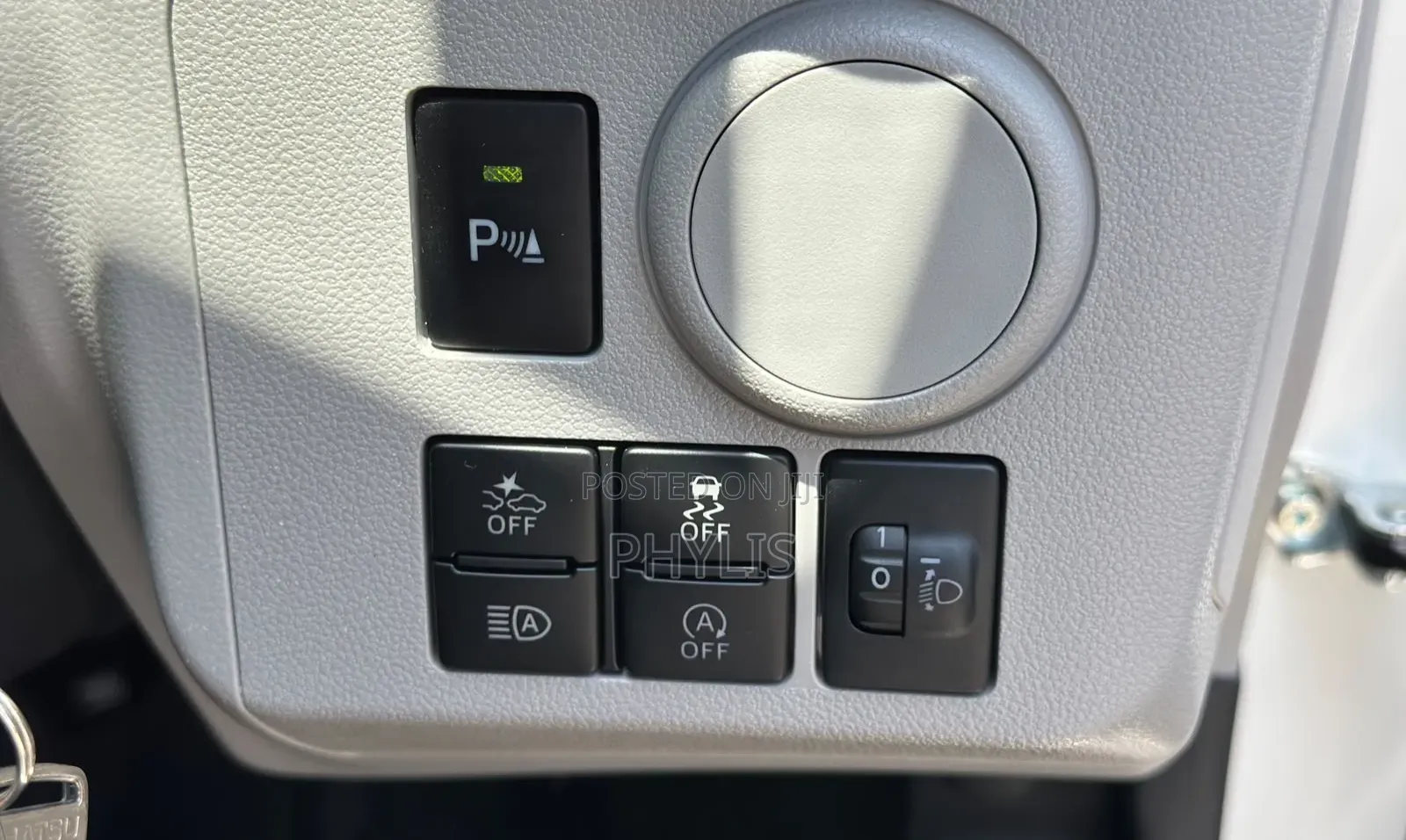 Daihatsu Mira 2019 White