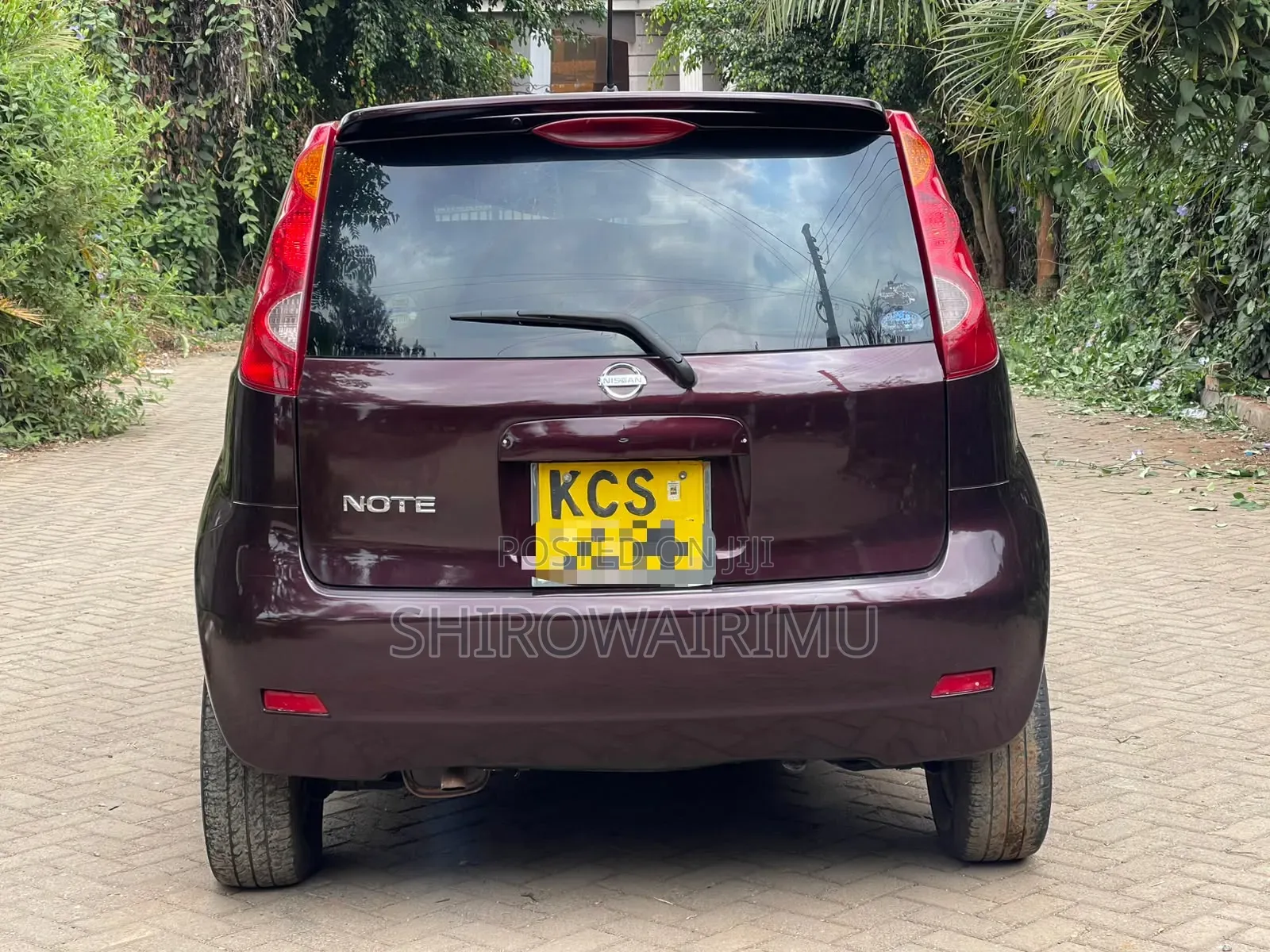 Nissan Note 2011 Brown