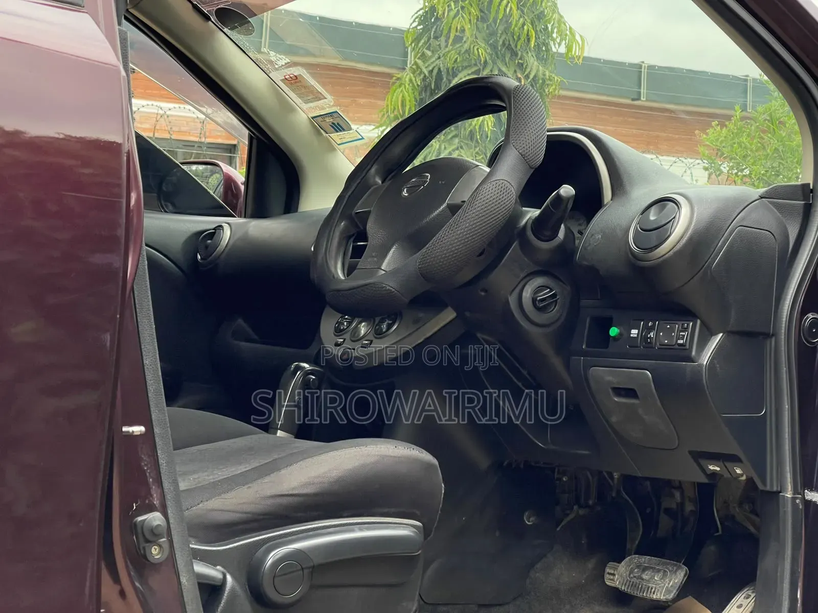Nissan Note 2011 Brown