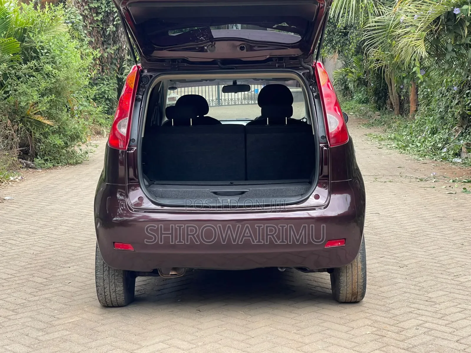 Nissan Note 2011 Brown