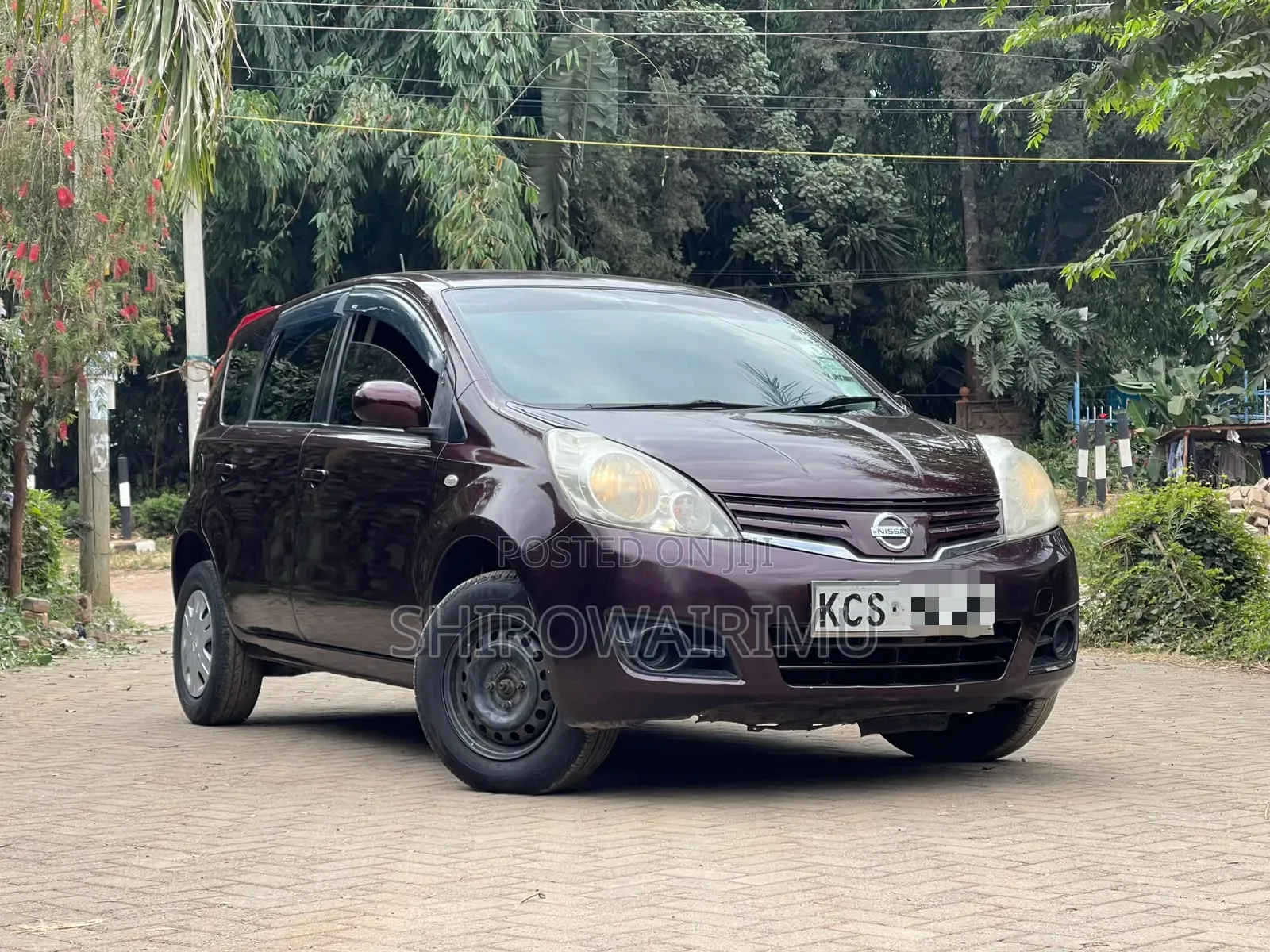 Nissan Note 2011 Brown