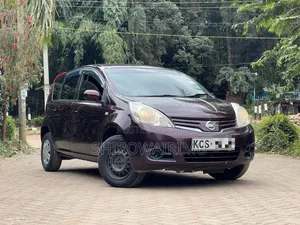 Nissan Note 2011 Brown