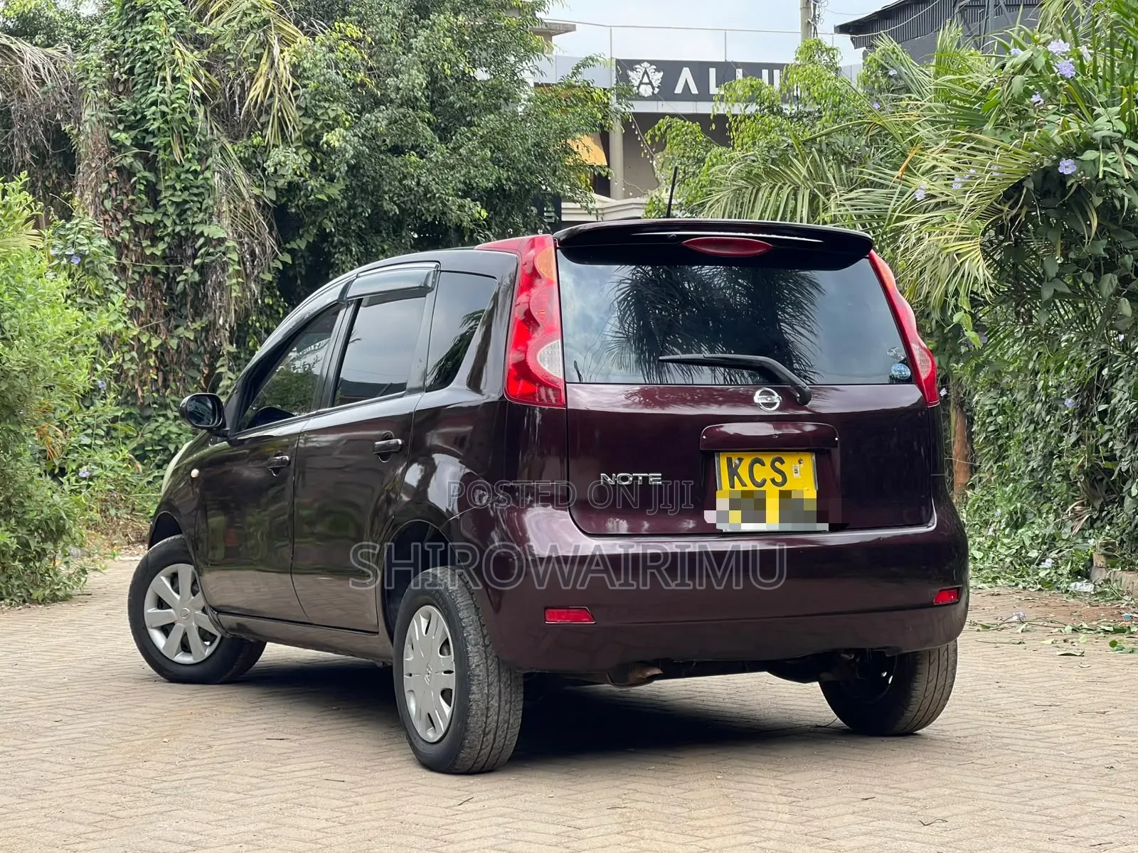 Nissan Note 2011 Brown
