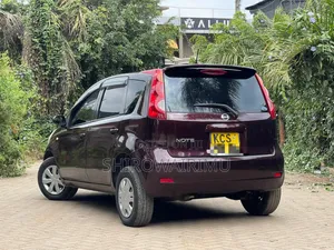 Nissan Note 2011 Brown