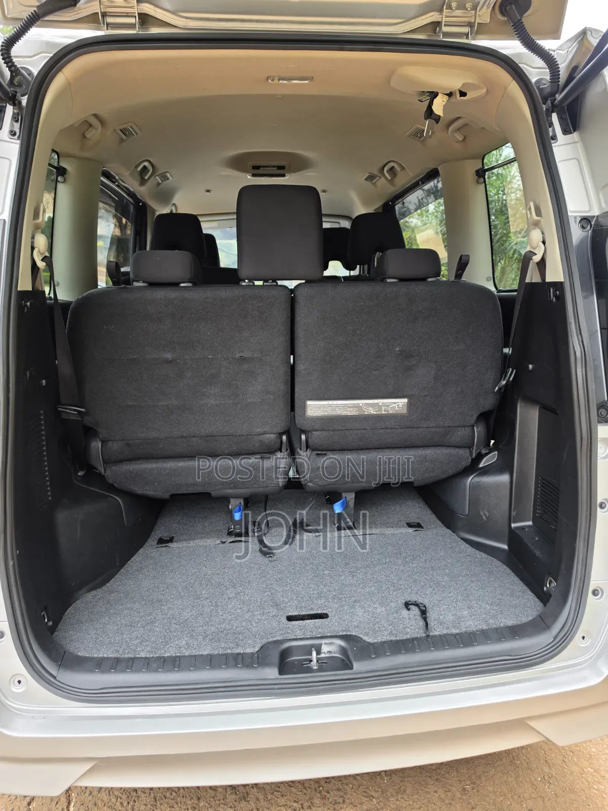 Nissan Serena 2018 Silver