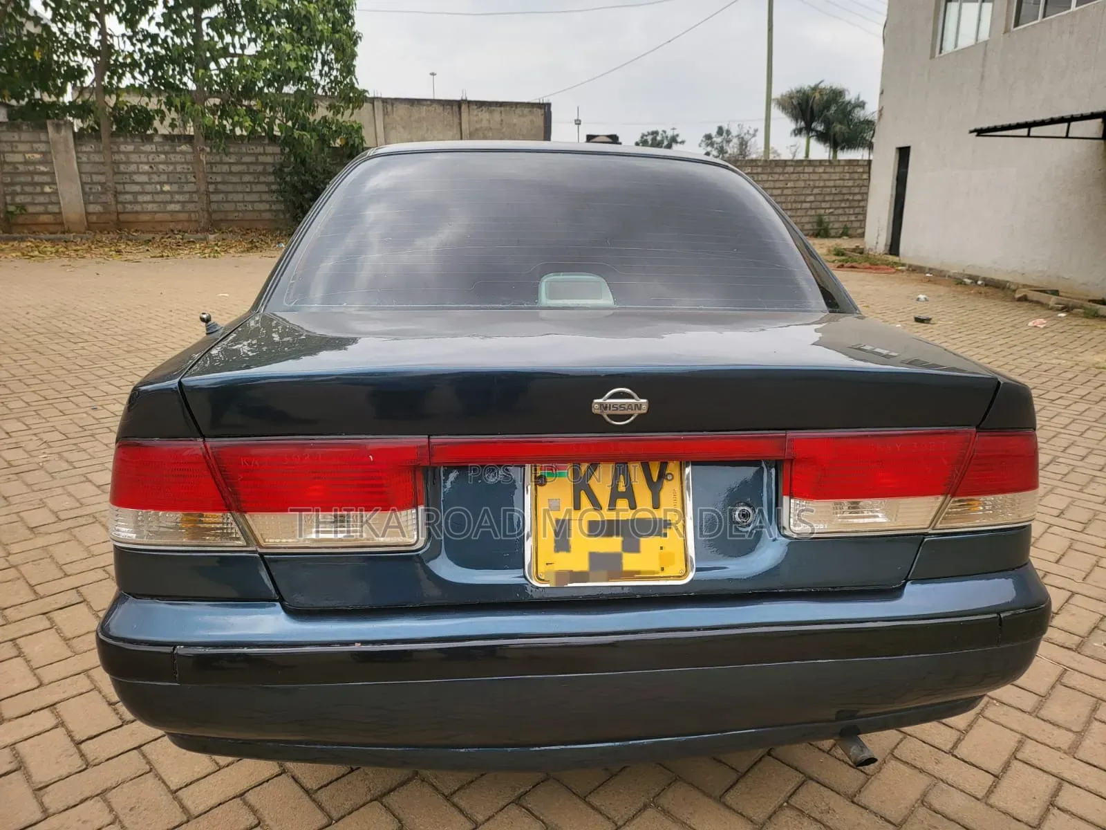 Nissan Sunny 2000