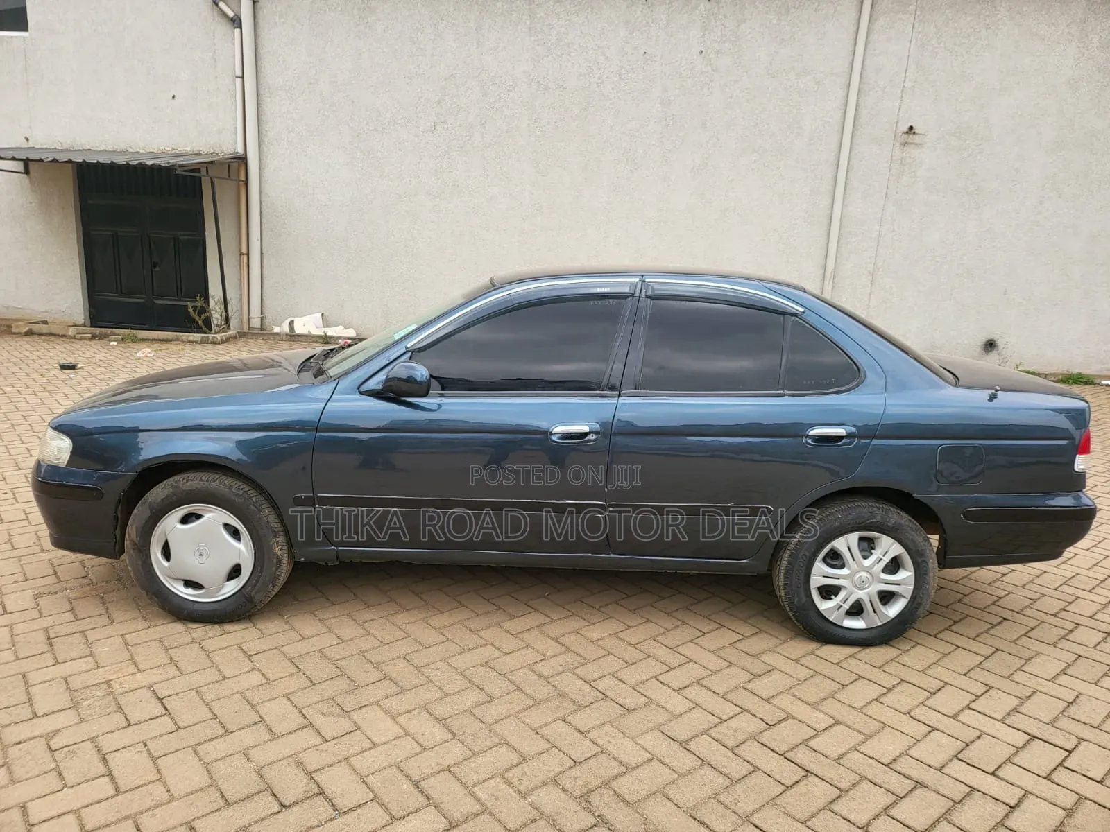 Nissan Sunny 2000