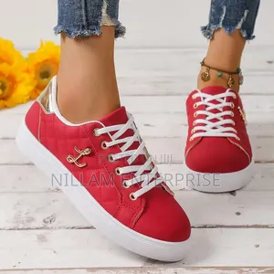 Women's Quilted Low-Top Platform Sneakers.