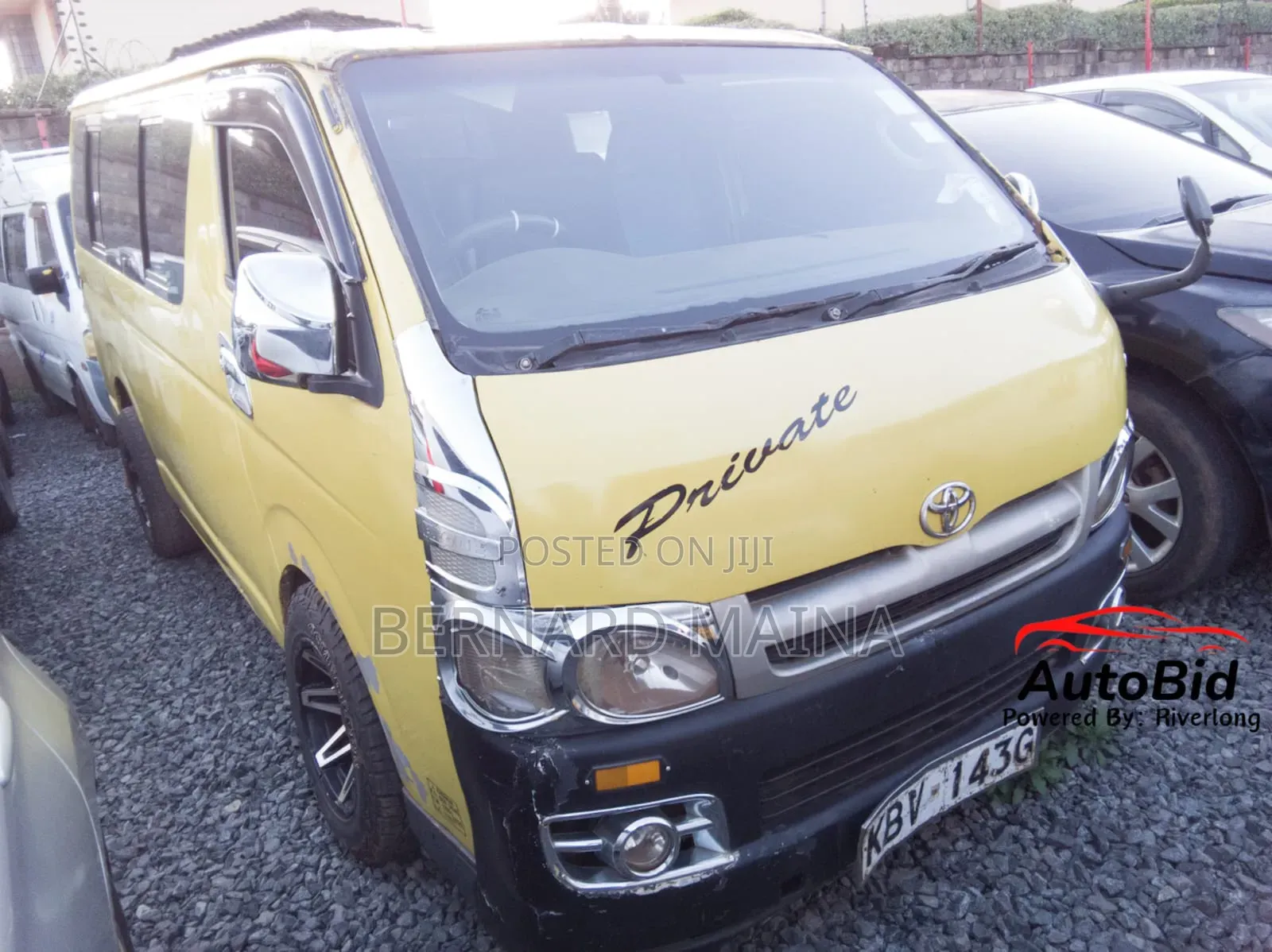 Toyota HiAce 2006 Yellow