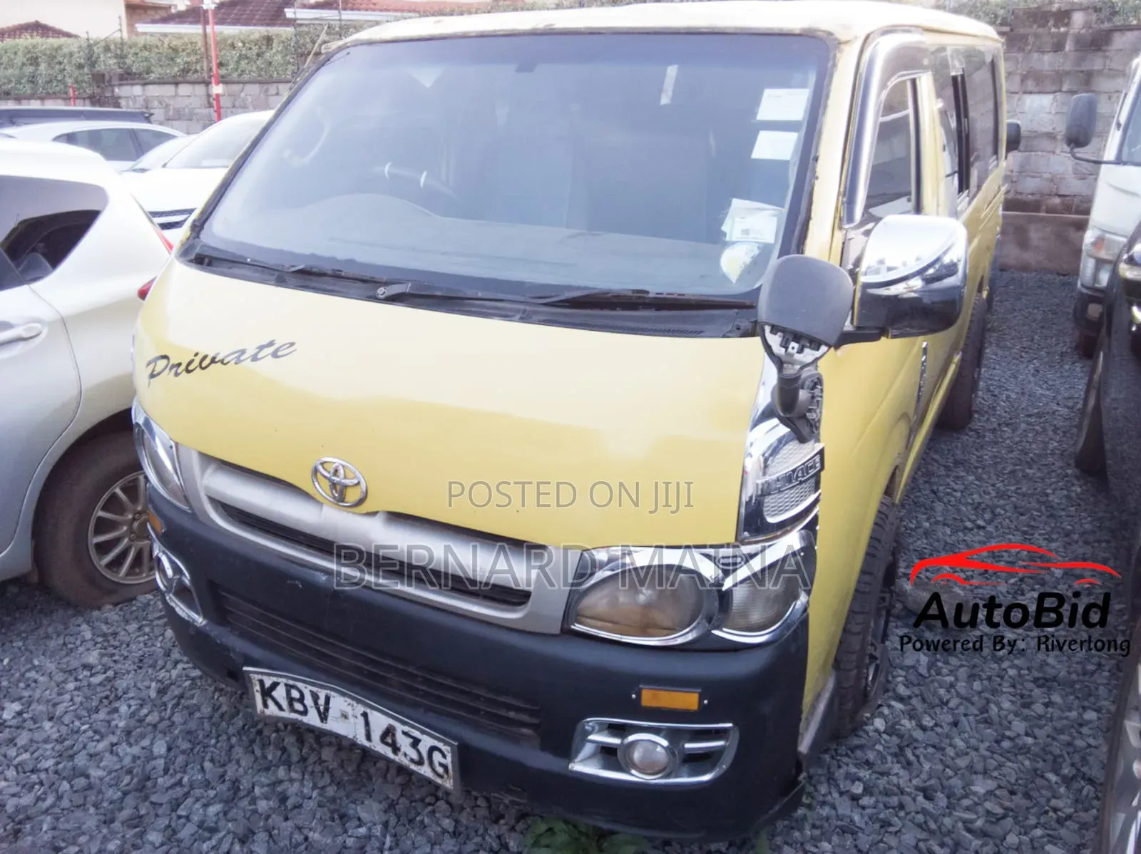 Toyota HiAce 2006 Yellow