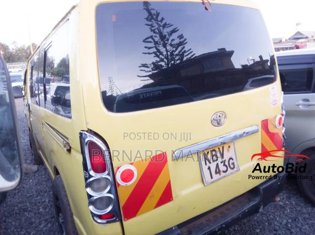 Toyota HiAce 2006 Yellow - thumbnail 3