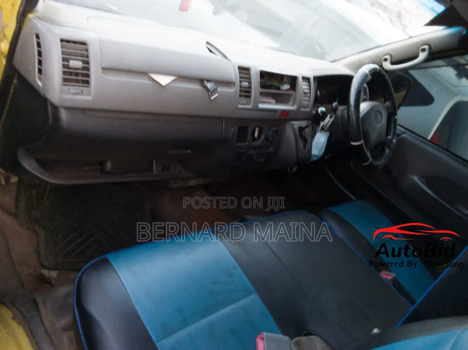 Toyota HiAce 2006 Yellow