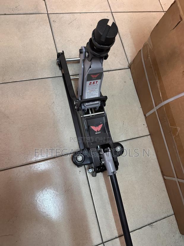 Heavy Duty 2.5ton Trolley Jack - thumbnail 2