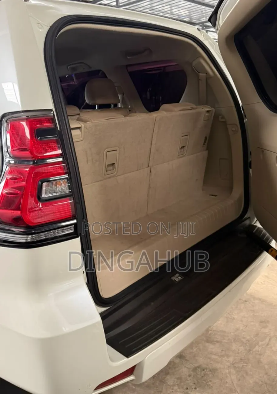 Toyota Land Cruiser Prado 2018 White