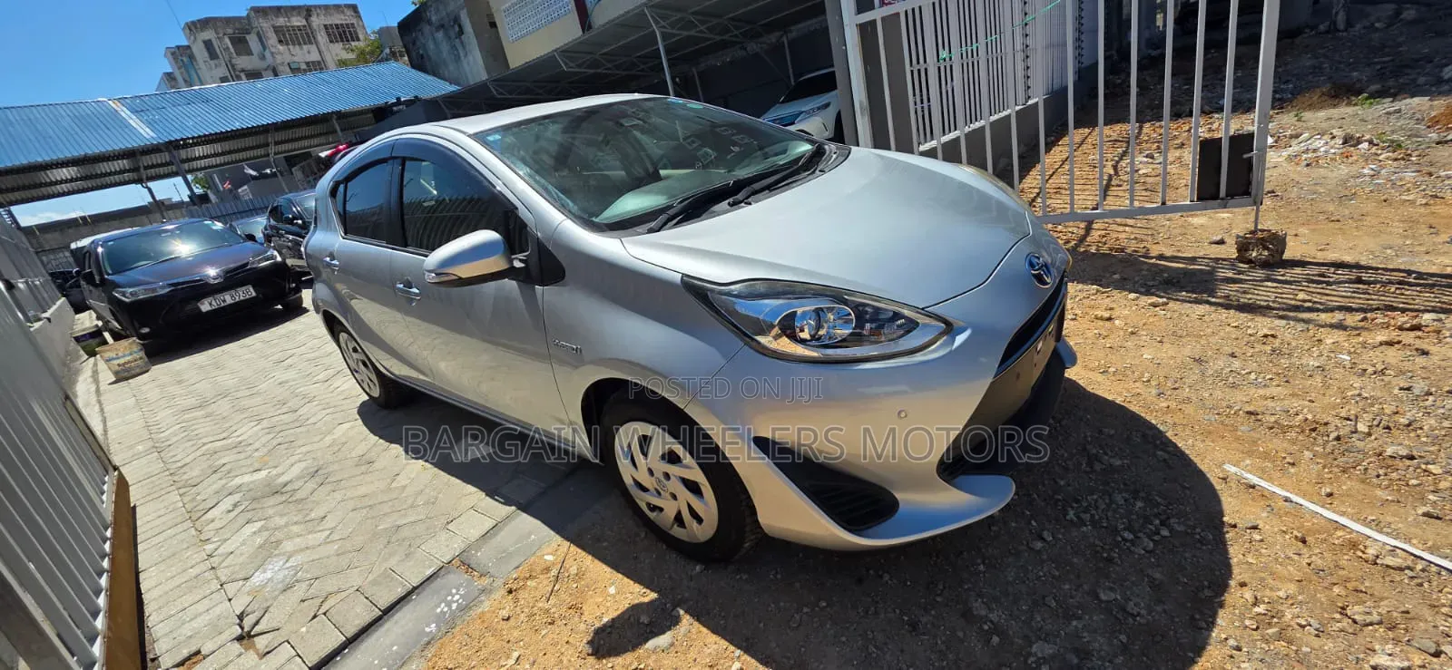 Toyota Aqua 2019 Silver