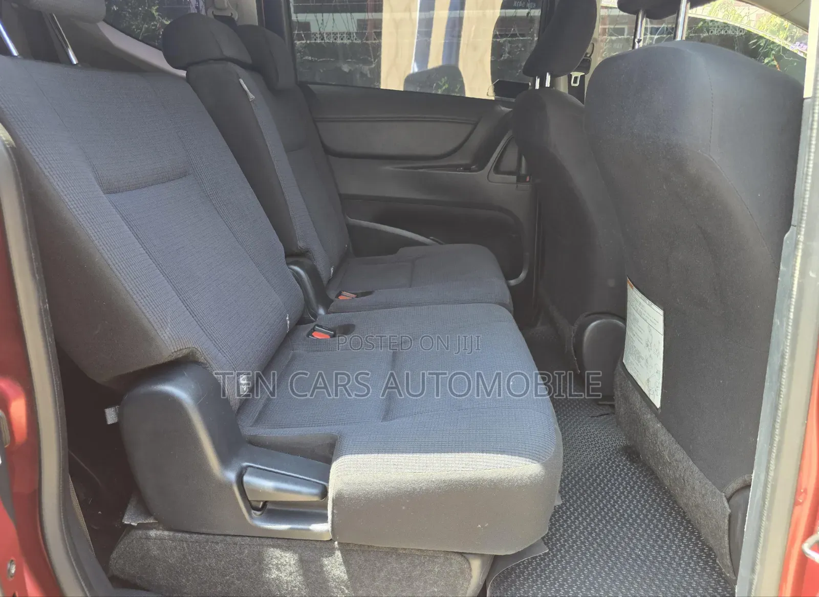 Toyota Sienta 2017 Red