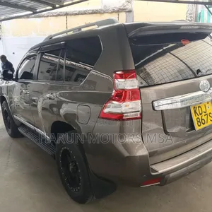 Toyota Land Cruiser Prado 2016 Gold
