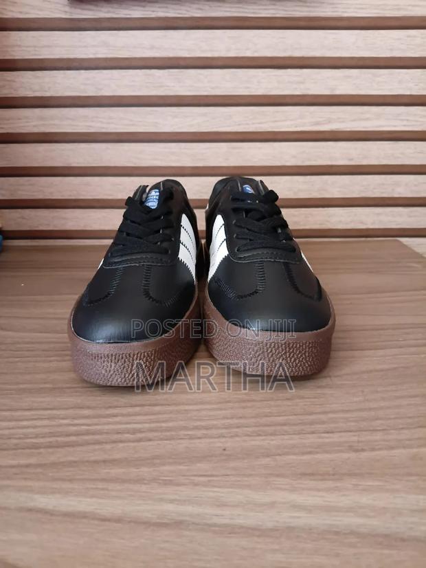 Samba Sneaker - main view