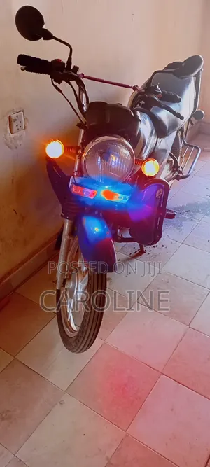 TVS HLX 125 2025 Blue