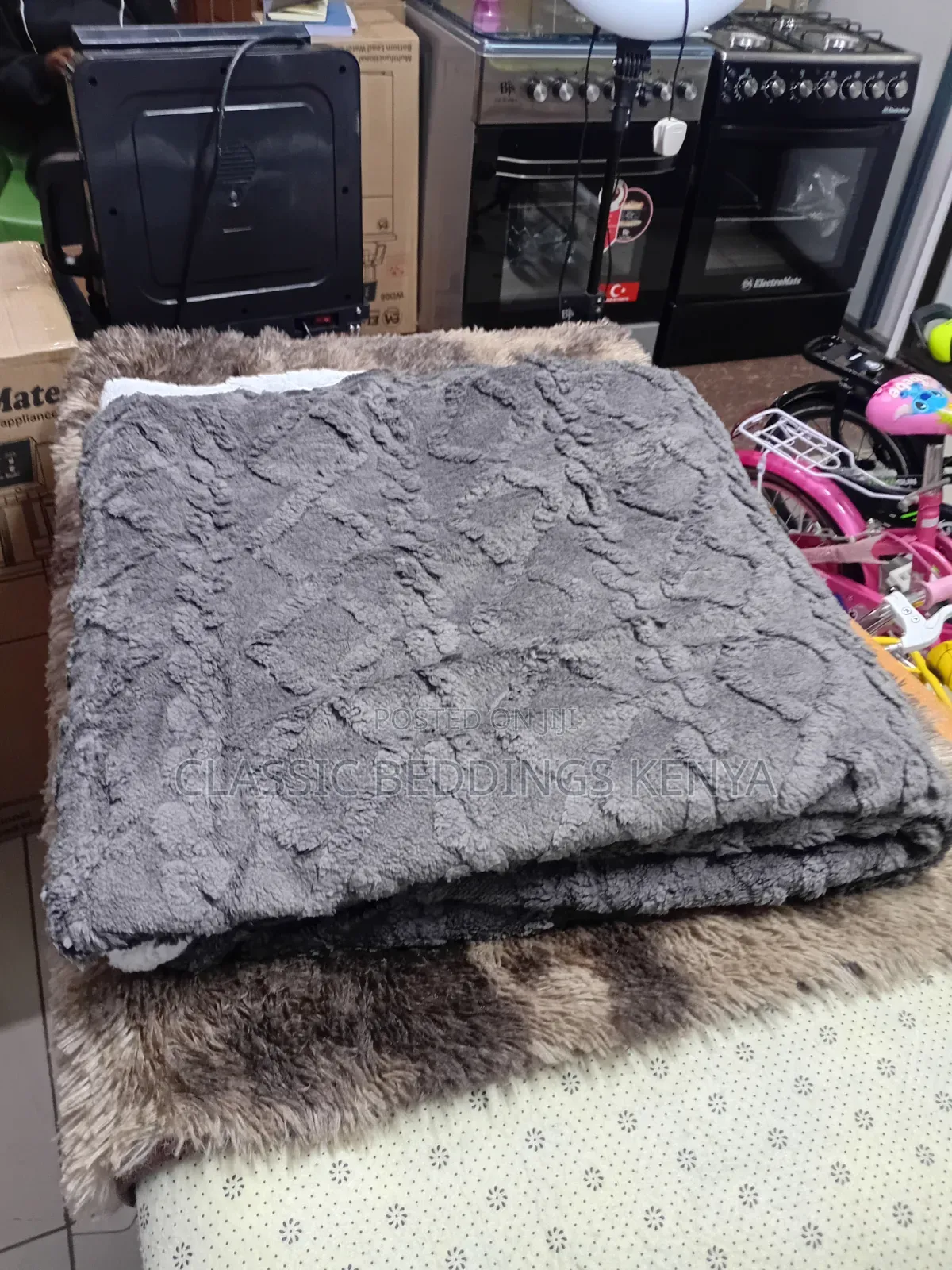 Sharper Cossy Blanket