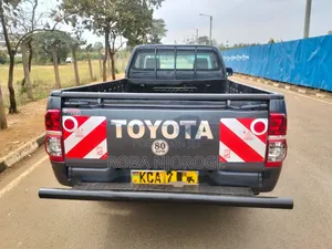 Toyota Hilux 2015 Gray