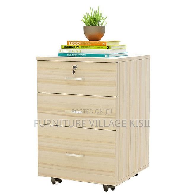 Office Cabinet: 3-Drawer Pedestrian Cabinet - thumbnail 5