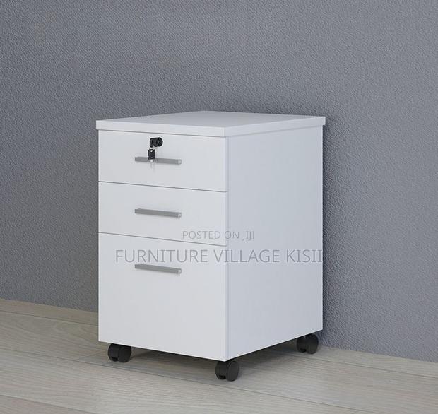 Office Cabinet: 3-Drawer Pedestrian Cabinet - thumbnail 6