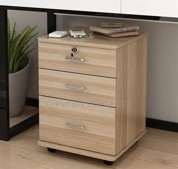 Office Cabinet: 3-Drawer Pedestrian Cabinet - thumbnail 9