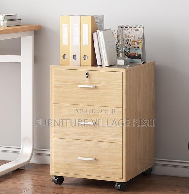 Office Cabinet: 3-Drawer Pedestrian Cabinet - thumbnail 7