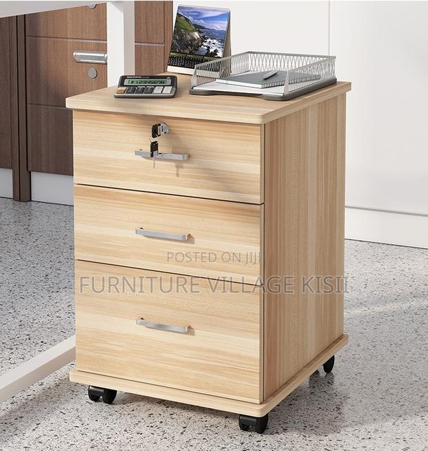 Office Cabinet: 3-Drawer Pedestrian Cabinet - thumbnail 10