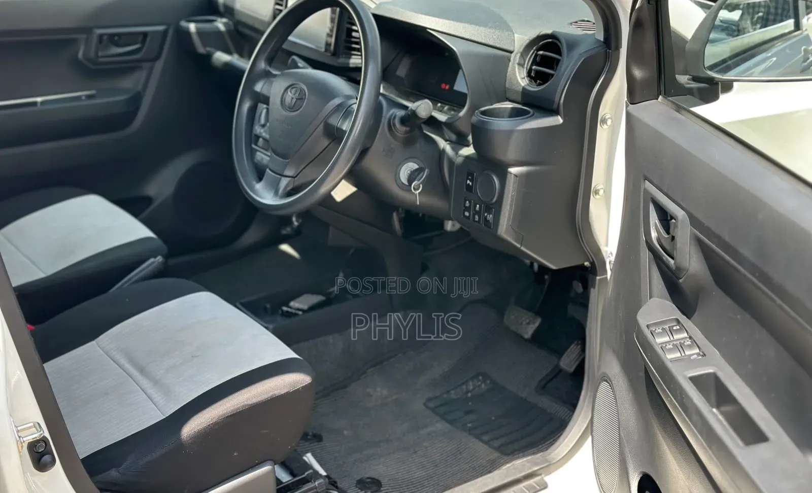 Toyota Pixis Epoch 2019 White