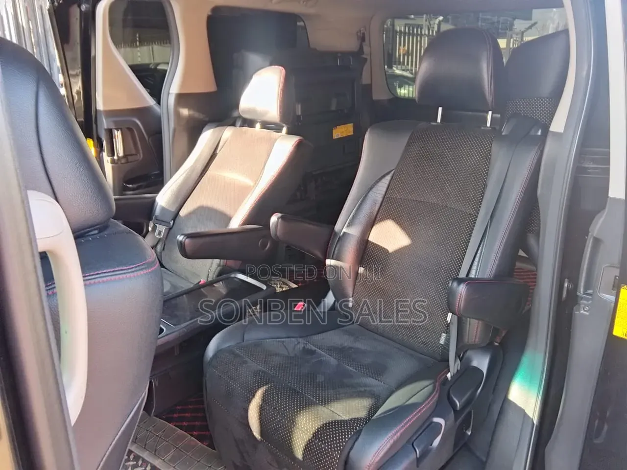 Toyota Vellfire 2014 Black