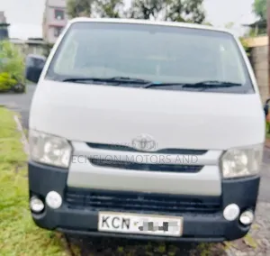 Toyota HiAce 2009 White