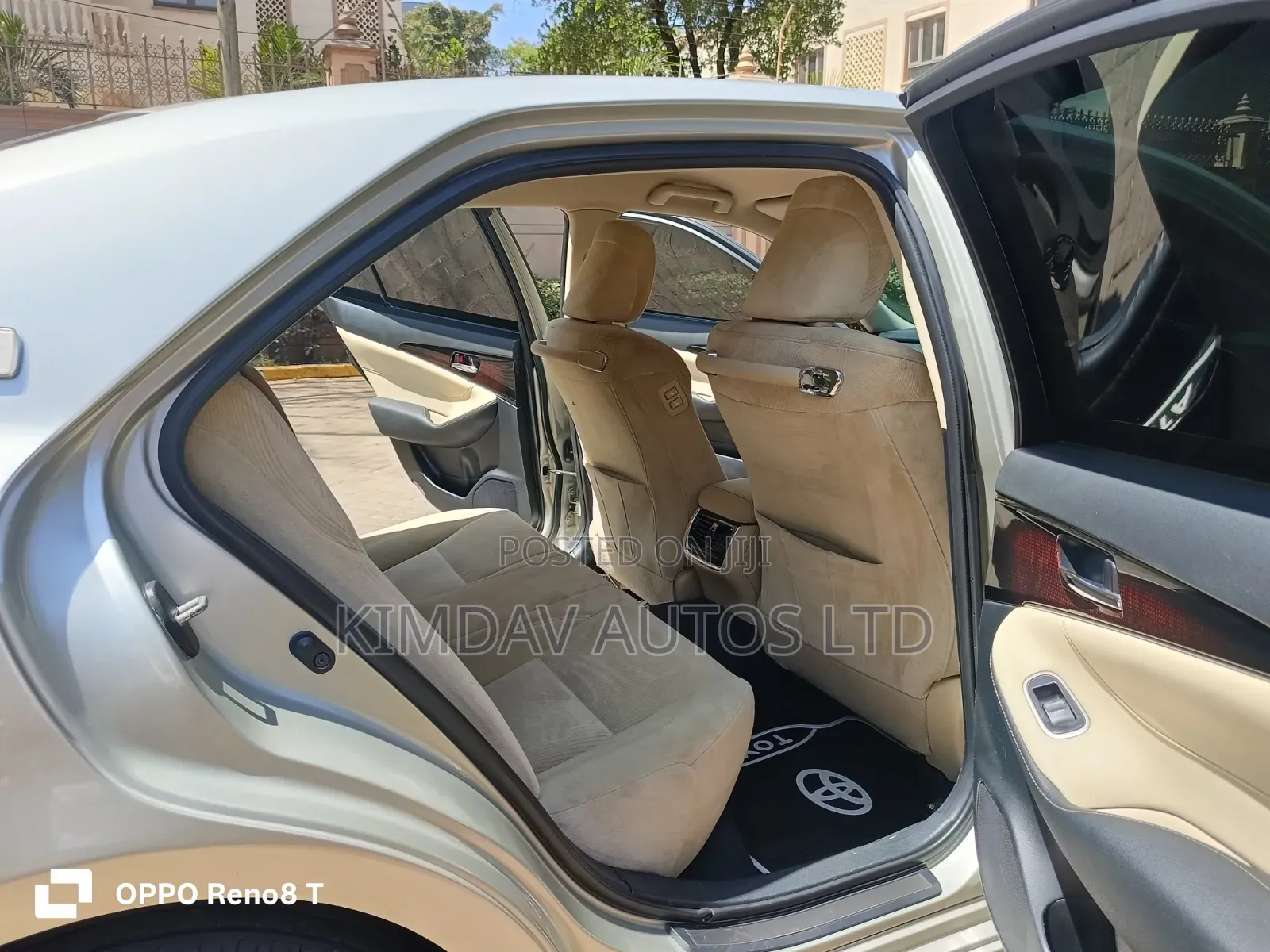 Toyota Crown 2016 Silver