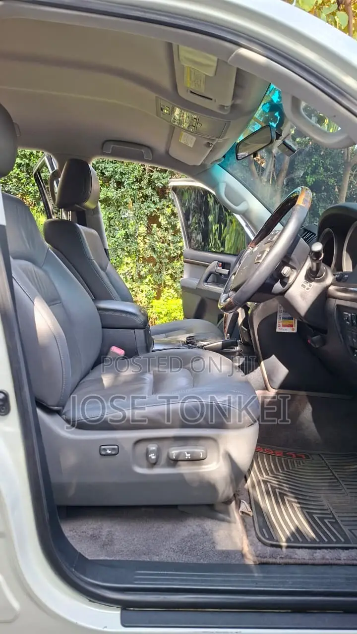 Toyota Land Cruiser 2008 White