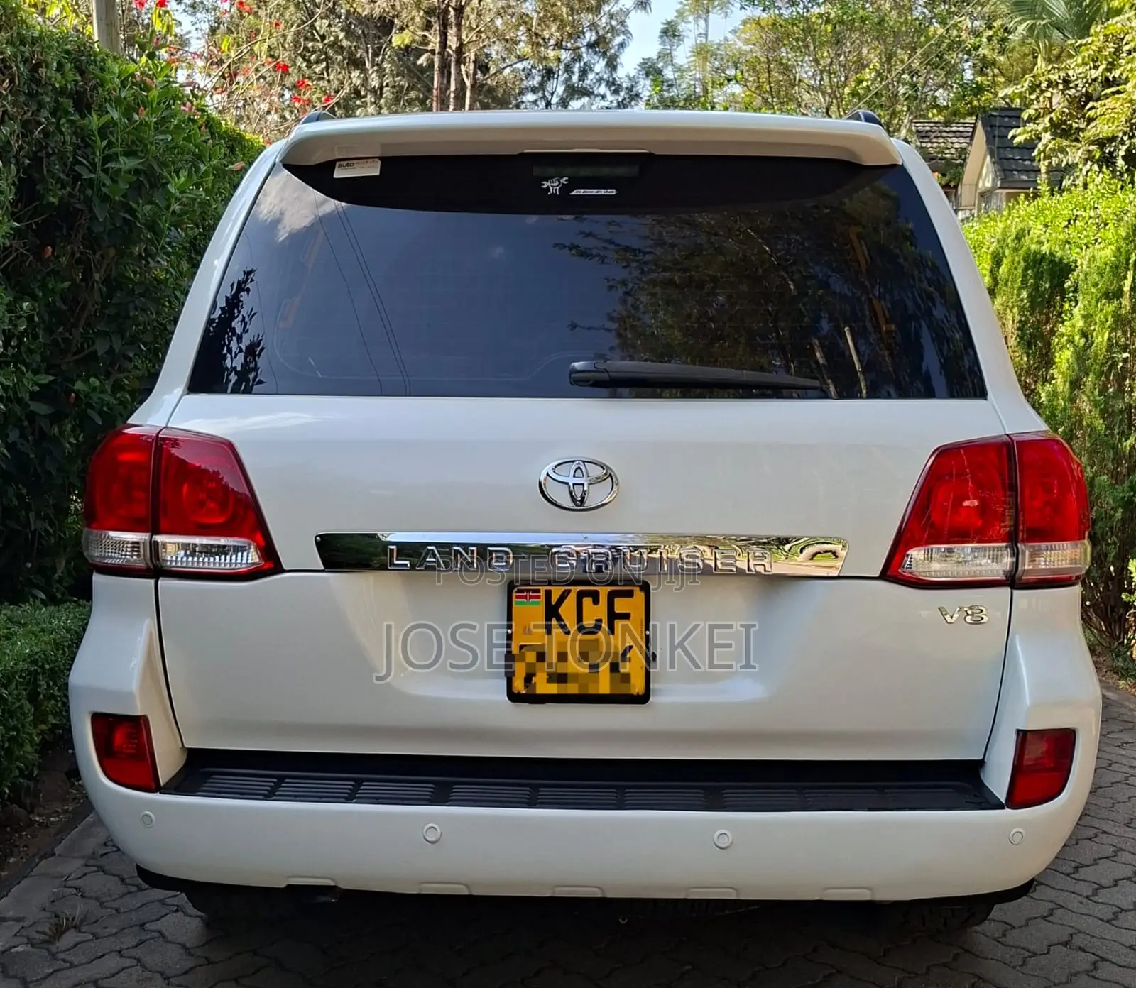 Toyota Land Cruiser 2008 White