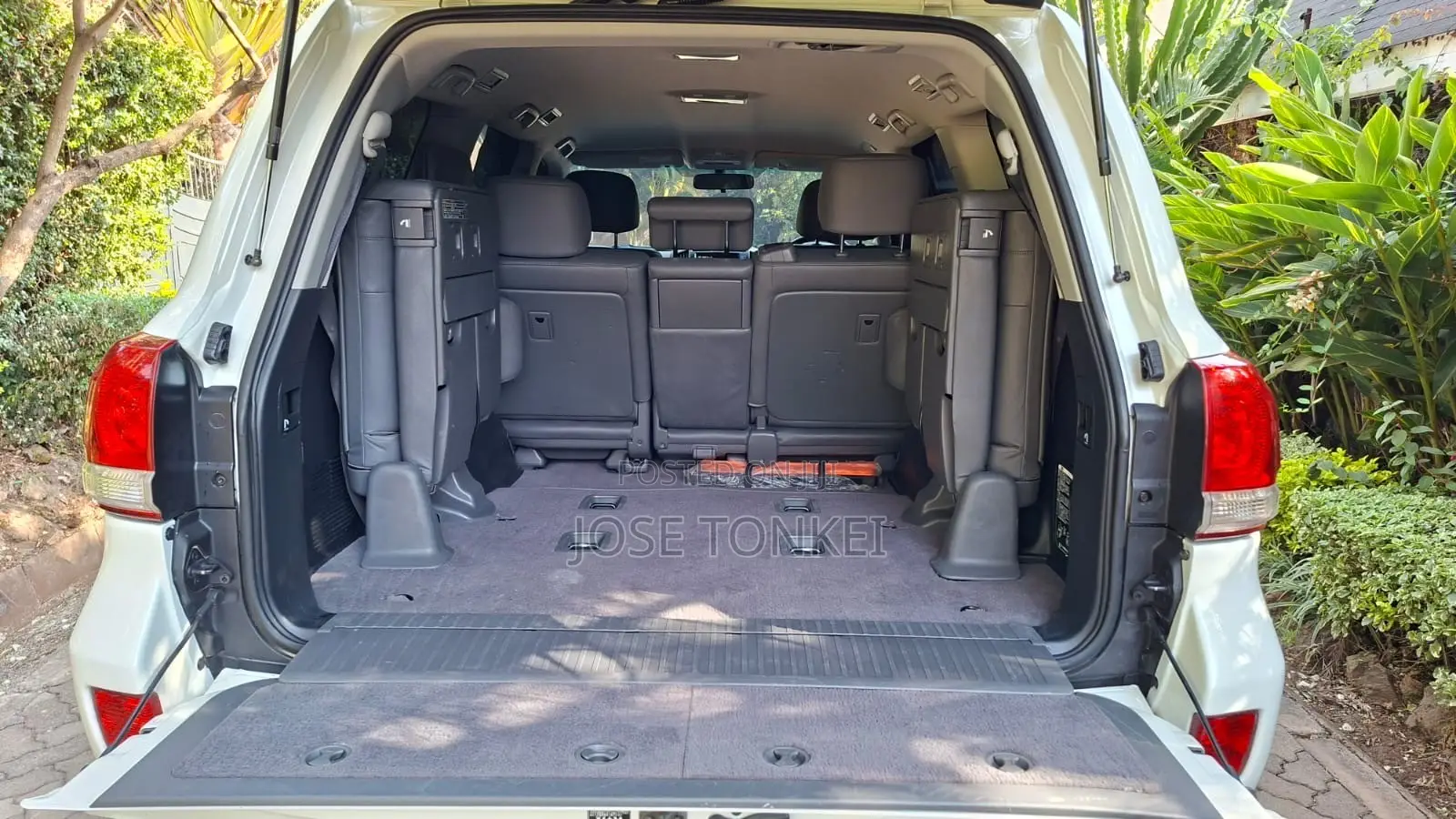 Toyota Land Cruiser 2008 White